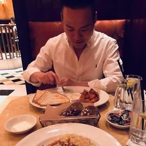 Meet your Posher, Thomas